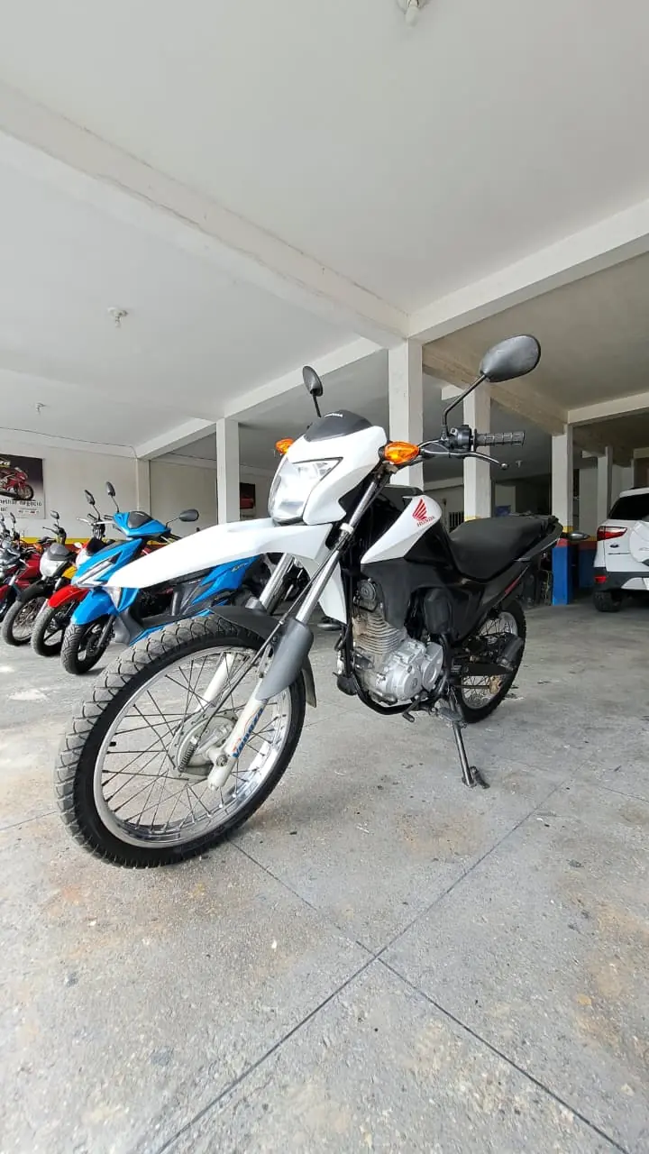 HONDA BROS 160 ES FRENTE ESQUERDA